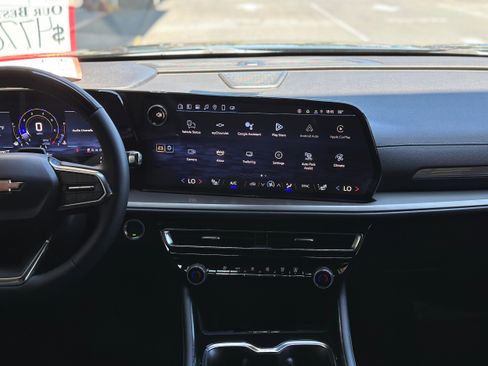 New 2025 Chevrolet Traverse LT w/ Enhanced Driving Package image 15