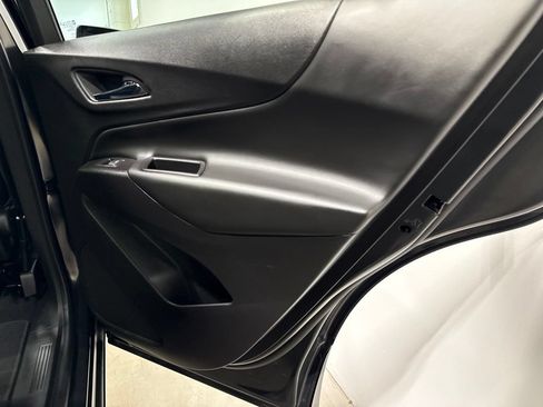 Used 2019 Chevrolet Equinox LT w/ Sun & Navigation Package AWD/4WD image 31