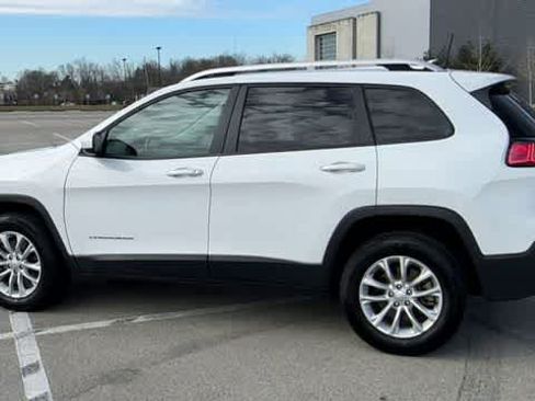 Used 2020 Jeep Cherokee Latitude AWD/4WD image 6
