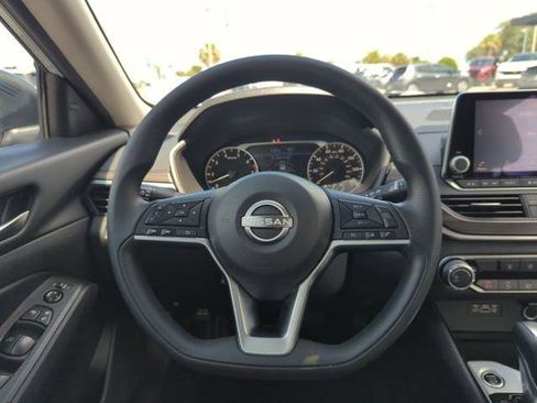 Certified 2024 Nissan Altima 2.5 SV FWD image 25