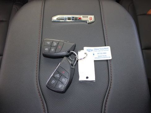 Used 2025 GMC Sierra 2500 AT4 w/ AT4 Premium Plus Package AWD/4WD image 32