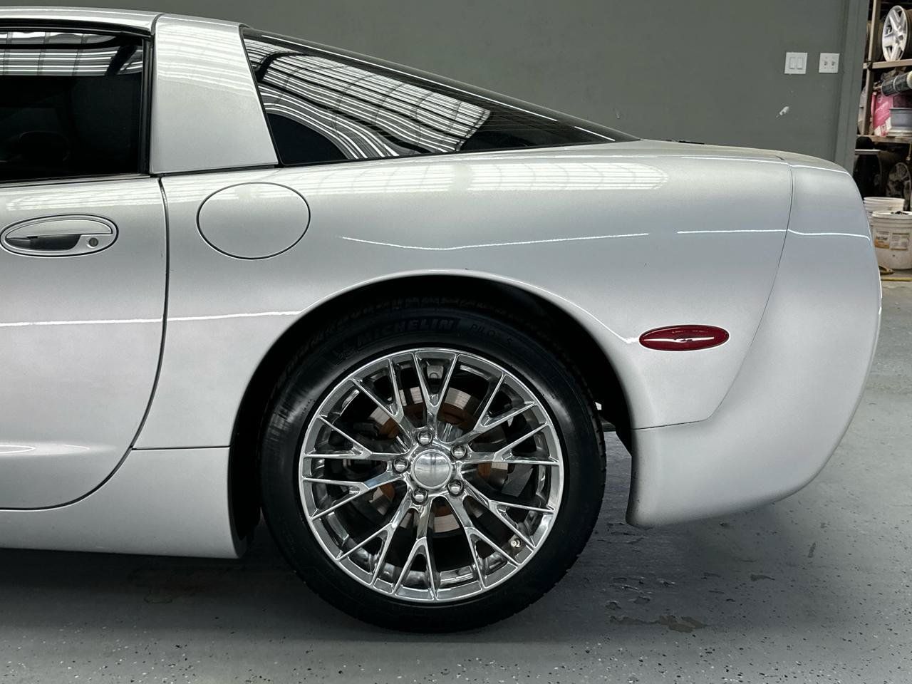 Used 2002 Chevrolet Corvette Coupe RWD image 6