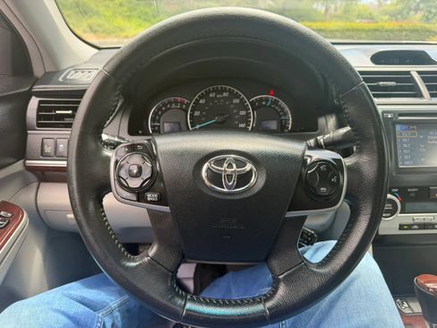 Used 2012 Toyota Camry XLE FWD image 24