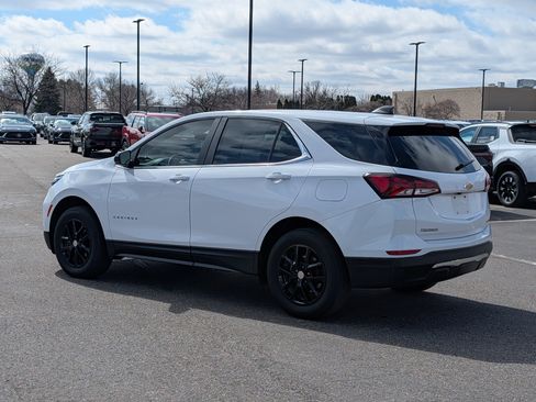 Used 2024 Chevrolet Equinox LT image 3