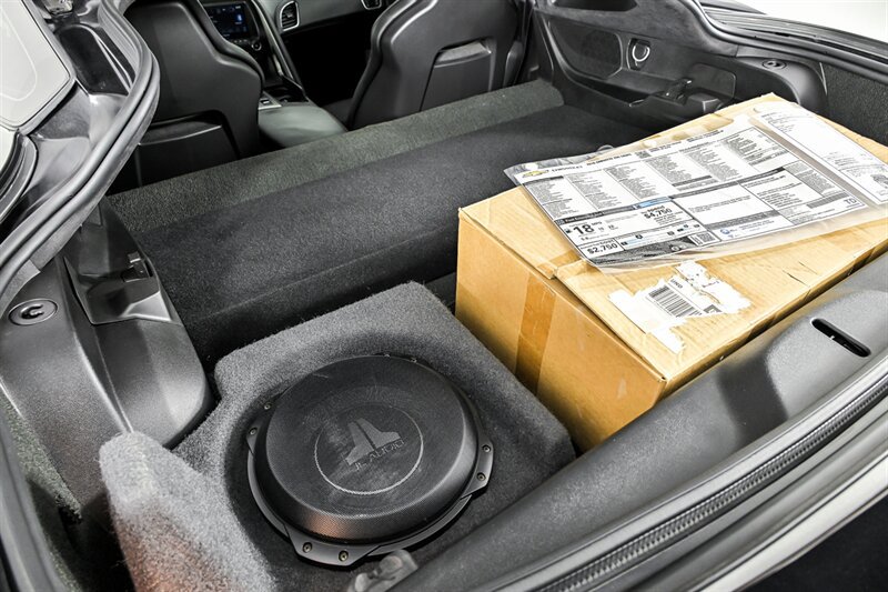 Used 2016 Chevrolet Corvette Z06 w/ 3LZ Preferred Equipment Group RWD image 11