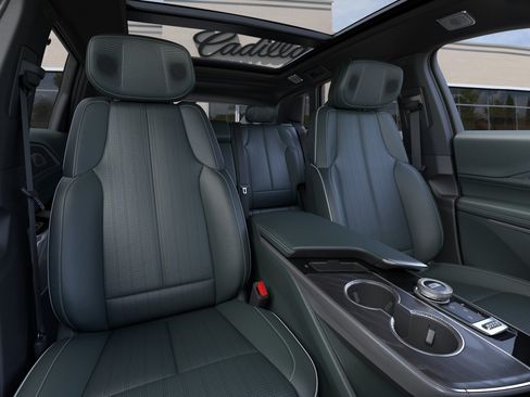 New 2026 Cadillac Lyriq Signature Luxury w/ Nappa Leather Package AWD/4WD image 16