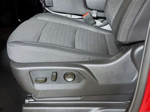 New 2026 GMC Sierra 1500 SLE w/ Preferred Package image 17