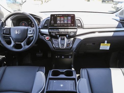 New 2026 Honda Odyssey Touring image 15
