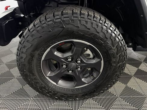 Used 2023 Jeep Gladiator Rubicon w/ LED Lighting Group image 12