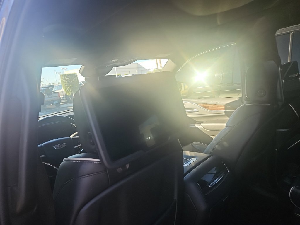 Used 2021 Cadillac Escalade Premium Luxury w/ Driver Assist Tech Package AWD/4WD image 4