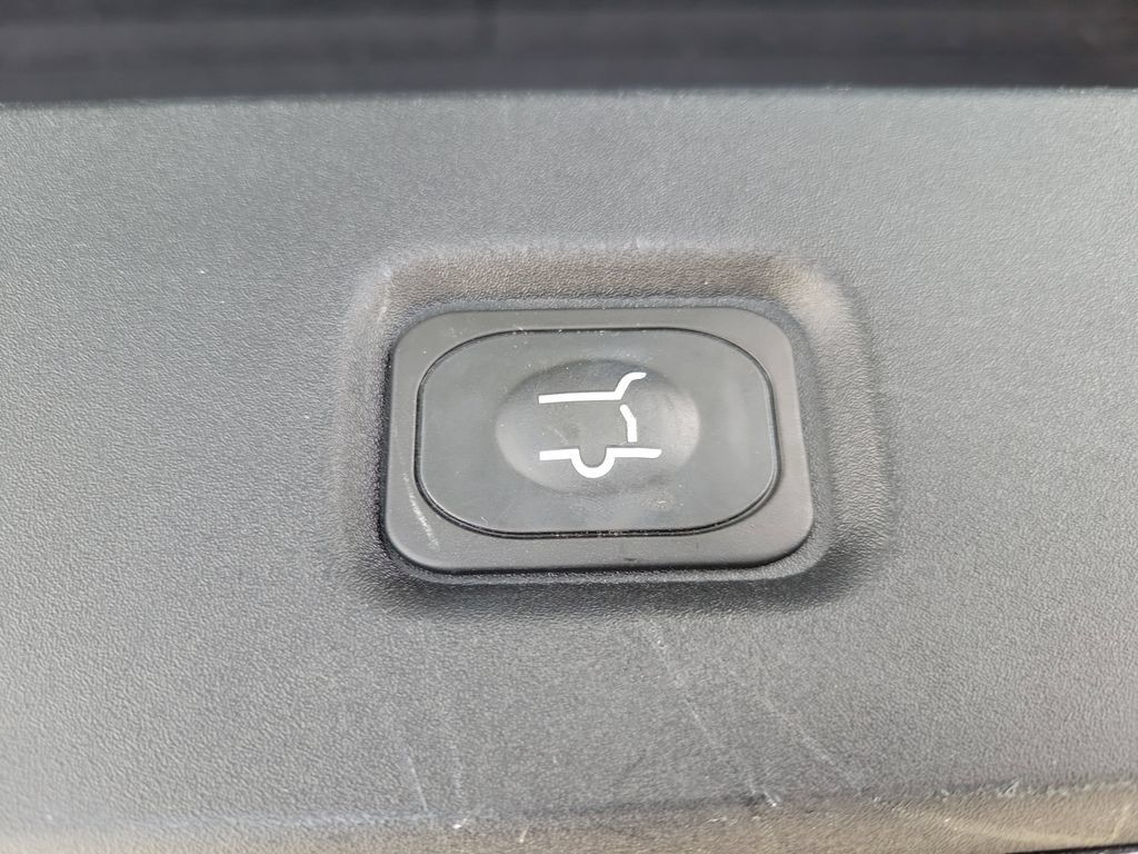 Used 2025 Ford Expedition Active RWD image 10