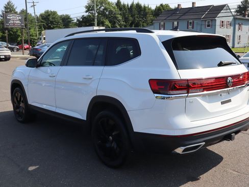 Used 2024 Volkswagen Atlas SE AWD/4WD image 7