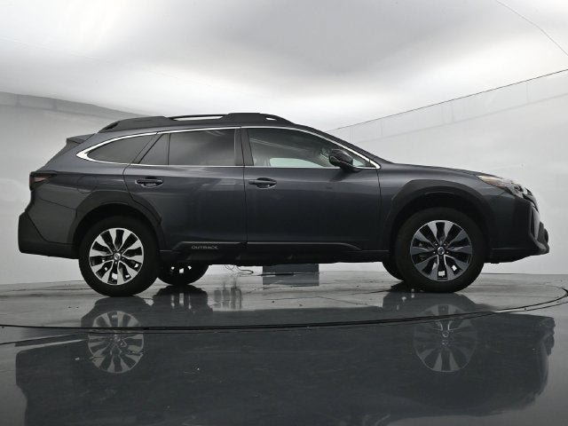 Used 2025 Subaru Outback Limited AWD/4WD image 46