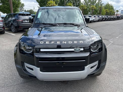 New 2025 Land Rover Defender 130 S image 9