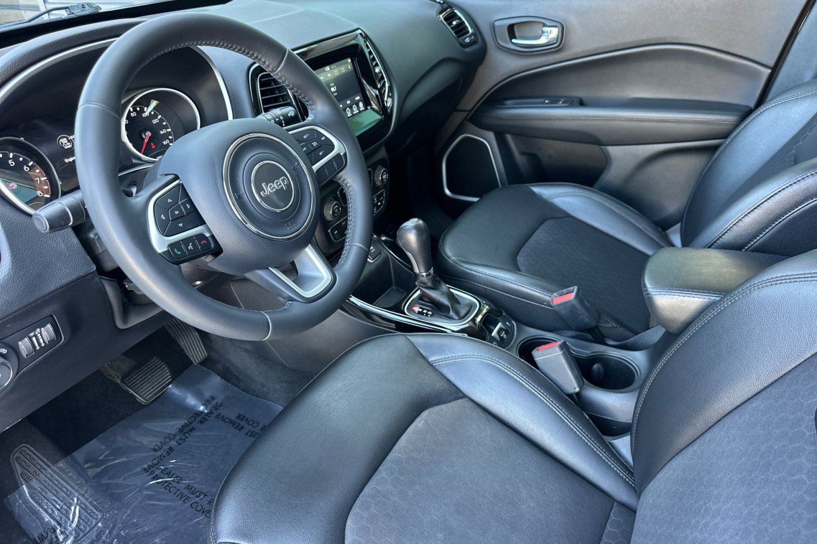 Used 2019 Jeep Compass Latitude FWD image 4