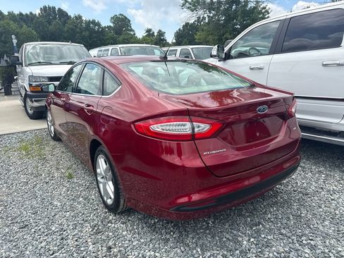 Used 2014 Ford Fusion SE FWD image 4