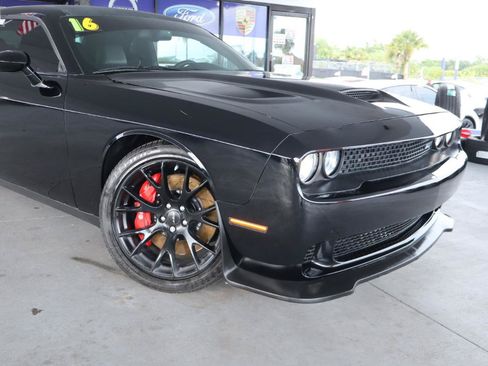 Used 2016 Dodge Challenger SRT Hellcat RWD image 2