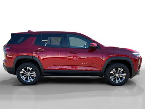 New 2026 Chevrolet Equinox LT w/ Convenience Package II FWD image 6