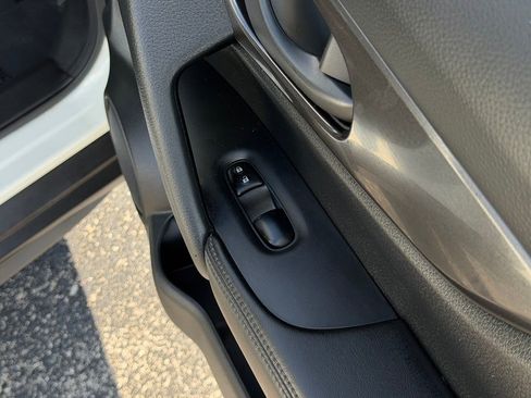 Used 2020 Nissan Rogue S FWD image 26