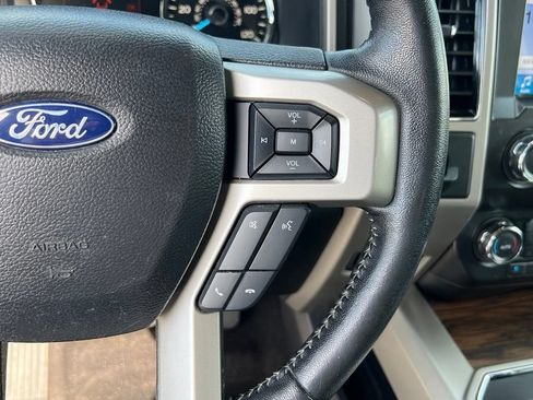 Used 2019 Ford F150 Lariat RWD image 30
