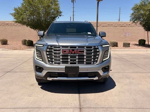 Used 2025 GMC Yukon Denali AWD/4WD image 5