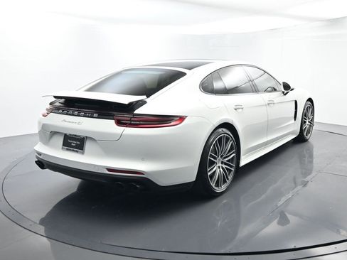 Used 2018 Porsche Panamera 4S image 14