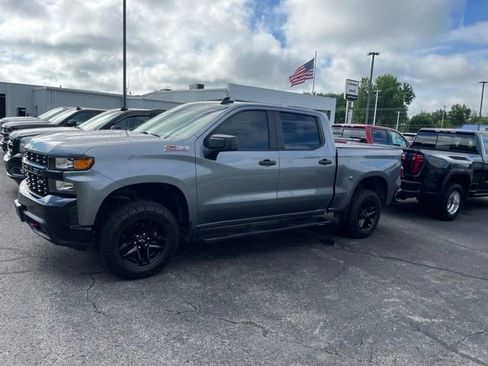 Used 2021 Chevrolet Silverado 1500 Custom Trail Boss w/ LPO, Dark Essentials Package AWD/4WD image 2
