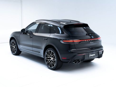 Certified 2025 Porsche Macan AWD/4WD image 3