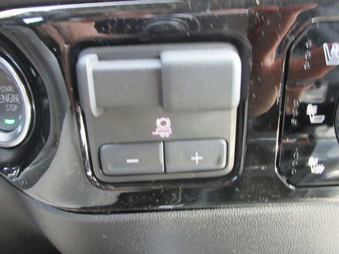 New 2026 GMC Sierra 2500 SLT AWD/4WD image 19