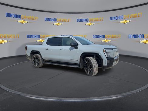 Used 2024 GMC Sierra EV Denali AWD/4WD image 5