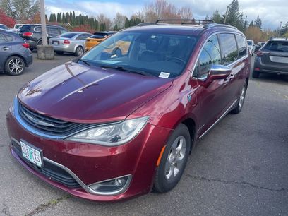 Used 2018 Chrysler Pacifica Limited w/ Advanced Safetytec Group
