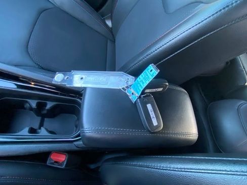 Used 2024 Jeep Compass Trailhawk image 31