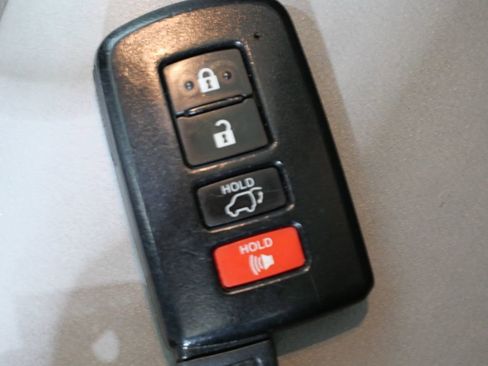 Used 2015 Toyota Highlander XLE image 31