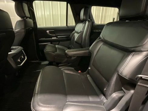 Used 2025 Ford Expedition Platinum w/ Stealth Performance Package AWD/4WD image 10