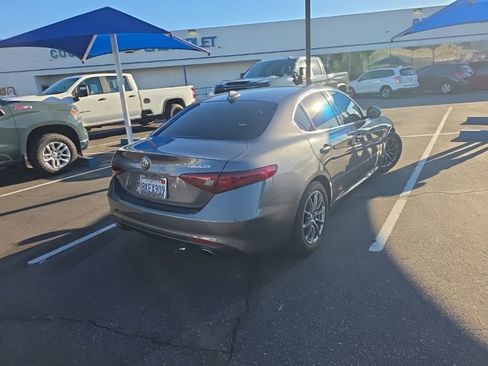 Used 2019 Alfa Romeo Giulia image 6