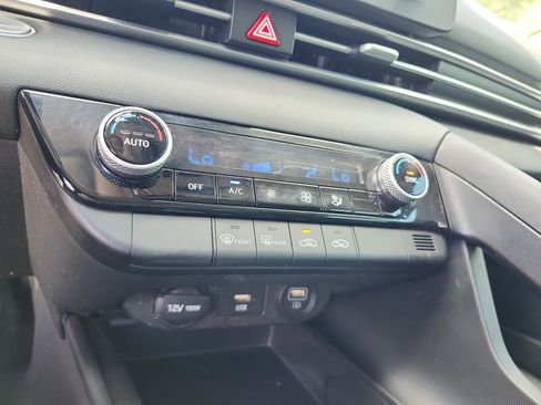 Used 2021 Hyundai Elantra SEL FWD image 29