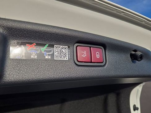 New 2026 Mercedes-Benz C 300 4MATIC Sedan image 31