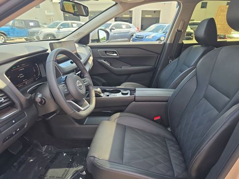 Used 2024 Nissan Rogue Platinum AWD/4WD image 16