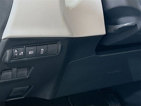 New 2026 Toyota Corolla Cross L image 10