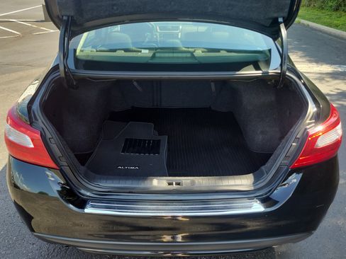 Used 2017 Nissan Altima 2.5 SL w/ Moonroof Package FWD image 8