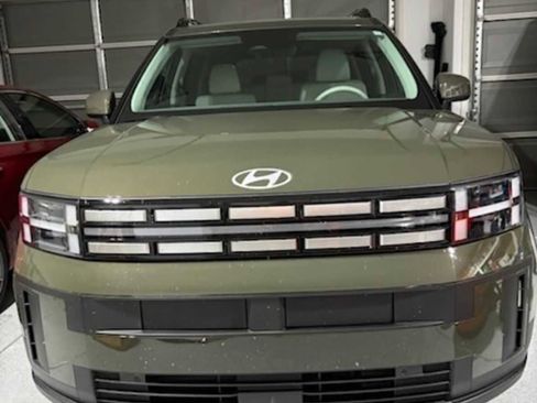 Used 2025 Hyundai Santa Fe SEL FWD image 1