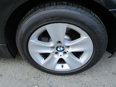 Used 2011 BMW 528i Sedan image 16