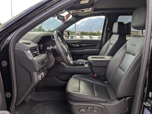 Used 2024 GMC Yukon XL Denali w/ Advanced Technology Package AWD/4WD image 25