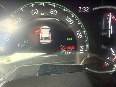 Used 2023 Toyota RAV4 XLE Premium FWD image 6