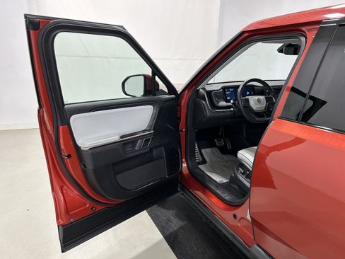 Used 2024 Rivian R1T Adventure AWD/4WD image 16