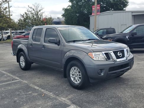 Certified 2021 Nissan Frontier SV image 3