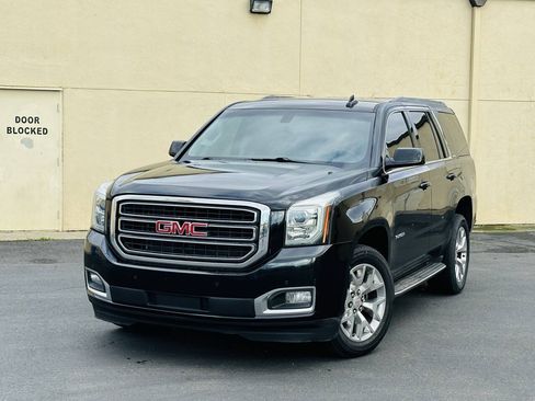 Used 2017 GMC Yukon SLE w/ SLE Value Package AWD/4WD image 3