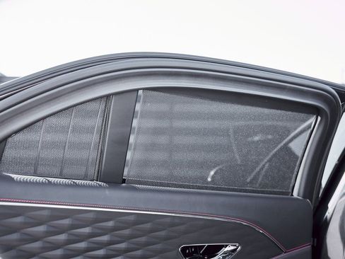 Used 2023 Bentley Flying Spur V8 AWD/4WD image 52