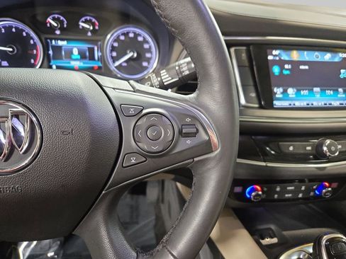 Used 2018 Buick Enclave Premium w/ Experience Buick Package FWD image 22