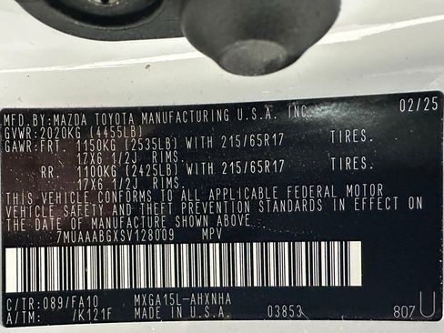 Used 2025 Toyota Corolla Cross L image 11